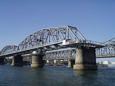 Amnok(Yalu) River Broken Bridge