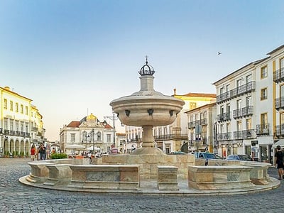 Fonte Henriquina da Praça do Giraldo