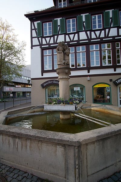 Schwätzweiber-Brunnen