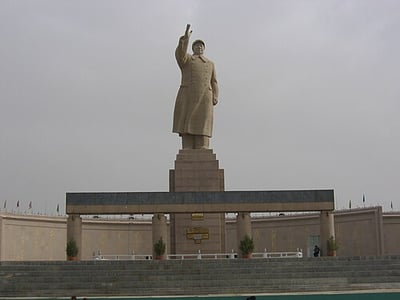 Mao Zedong statue