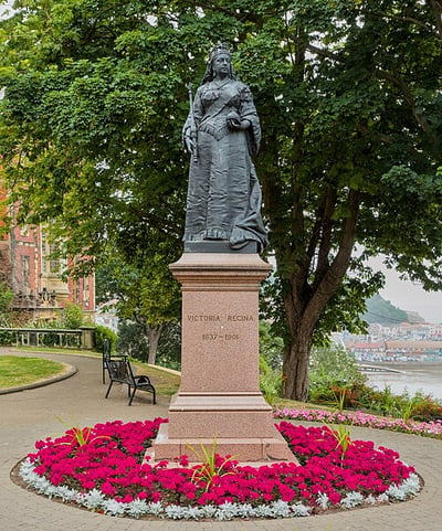 Queen Victoria Memorial Statue