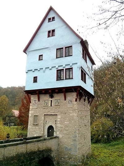 Toppler Little Castle